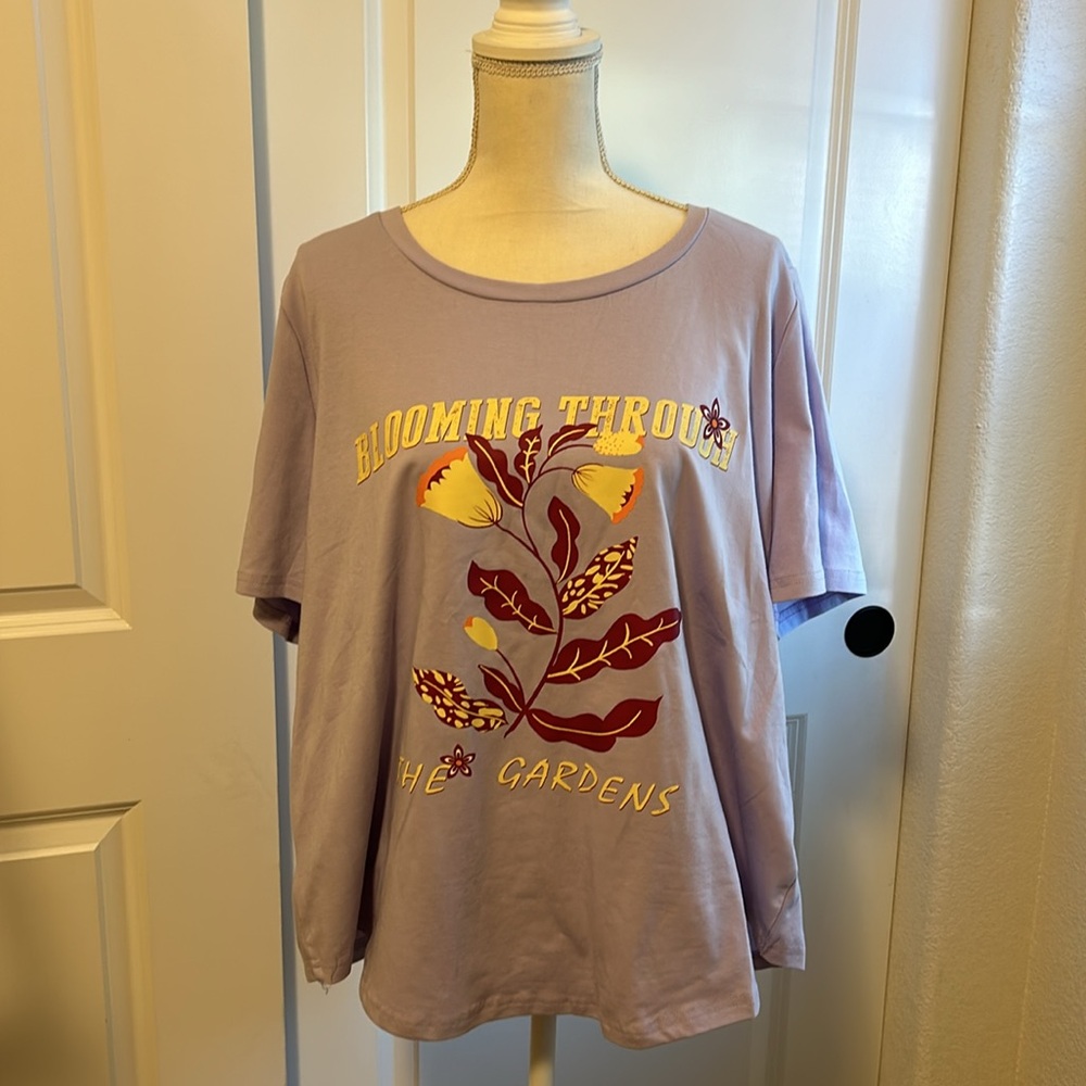 NWT Bloomchic Purple Garden T-shirt Size 14/16